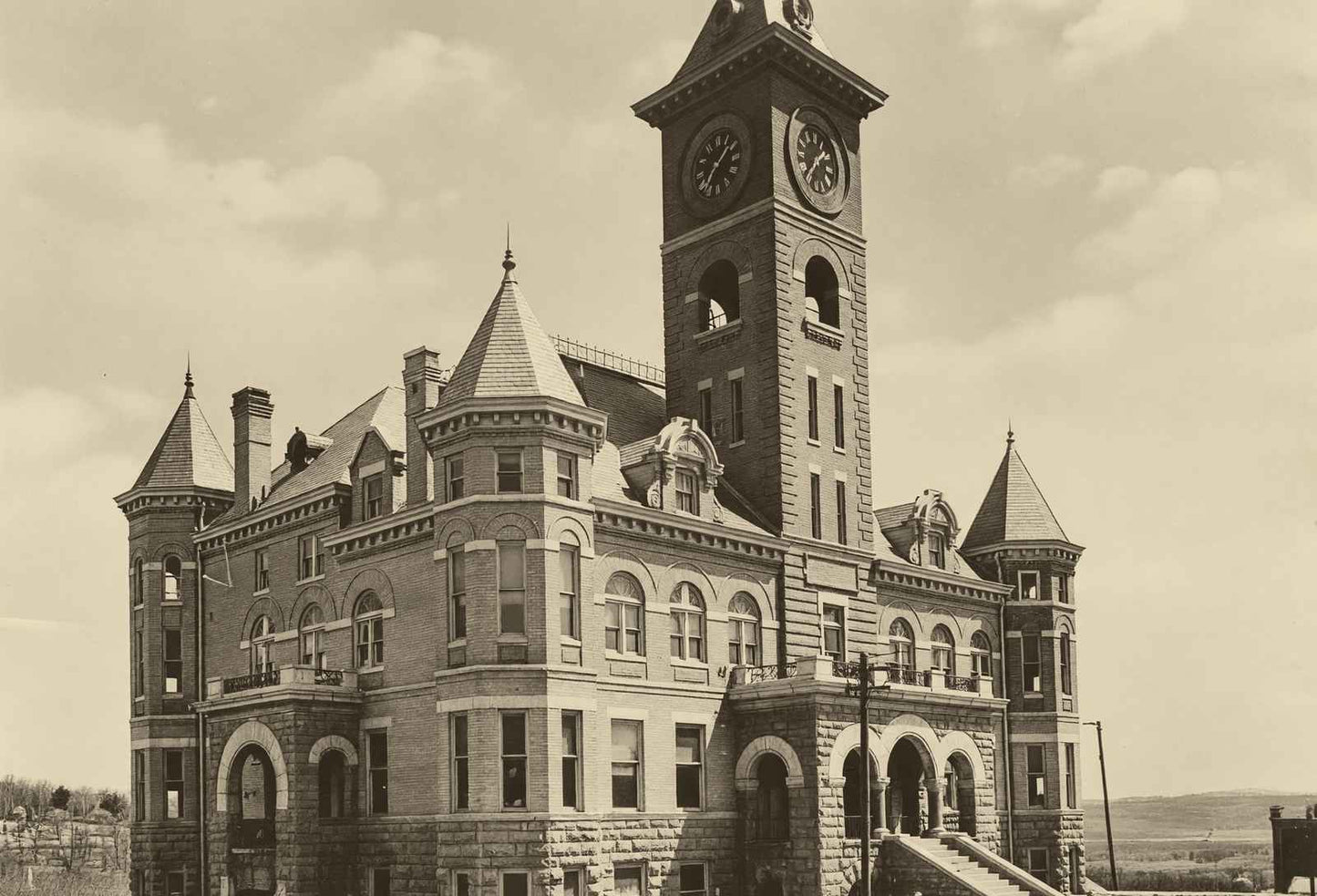 Fayetteville AR Court House in 1907 Vintage Photo (7 Sizes) - Acid Free