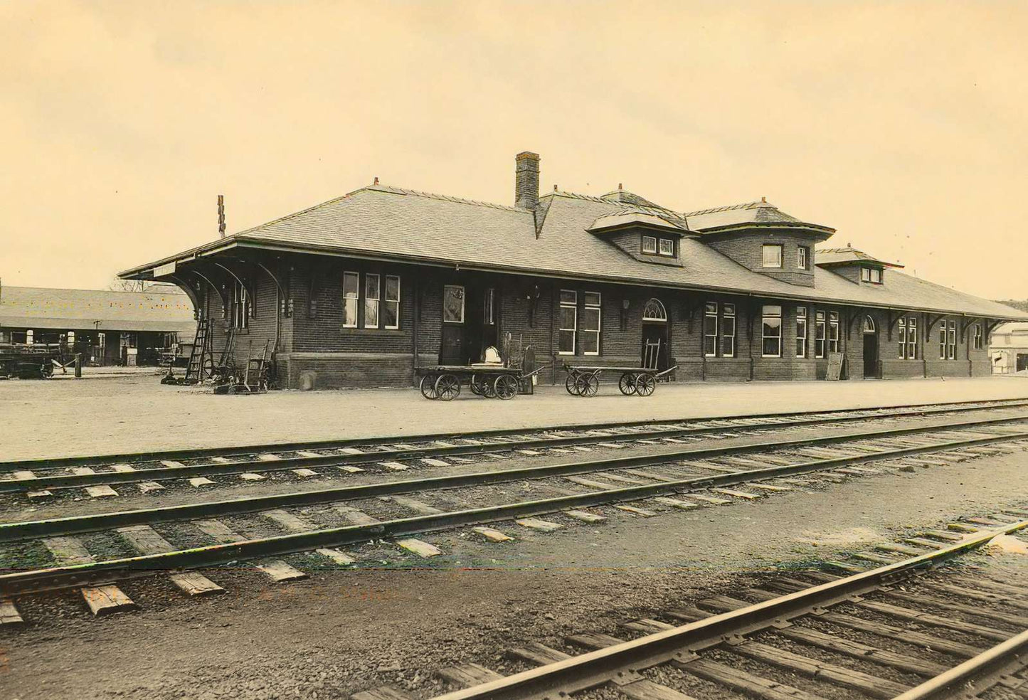 T&no Railroad Station Beaumont 1907 Vintage Print (7 Sizes) - Premium Print