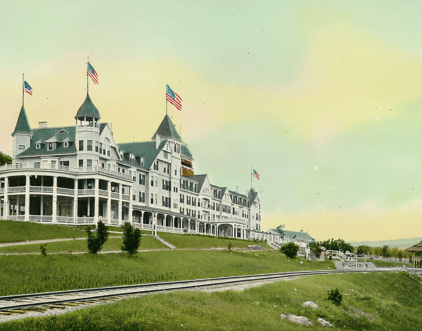 White Mountains Mount Pleasant House in 1907 Vintage Print (7 Sizes)