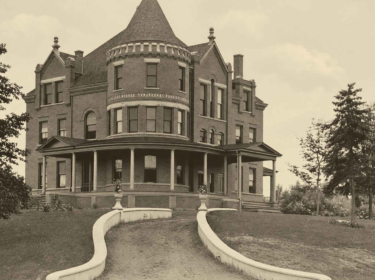 Eleanor Moore Hospital Boone Iowa in 1905 Vintage Photo Print (7 Sizes)