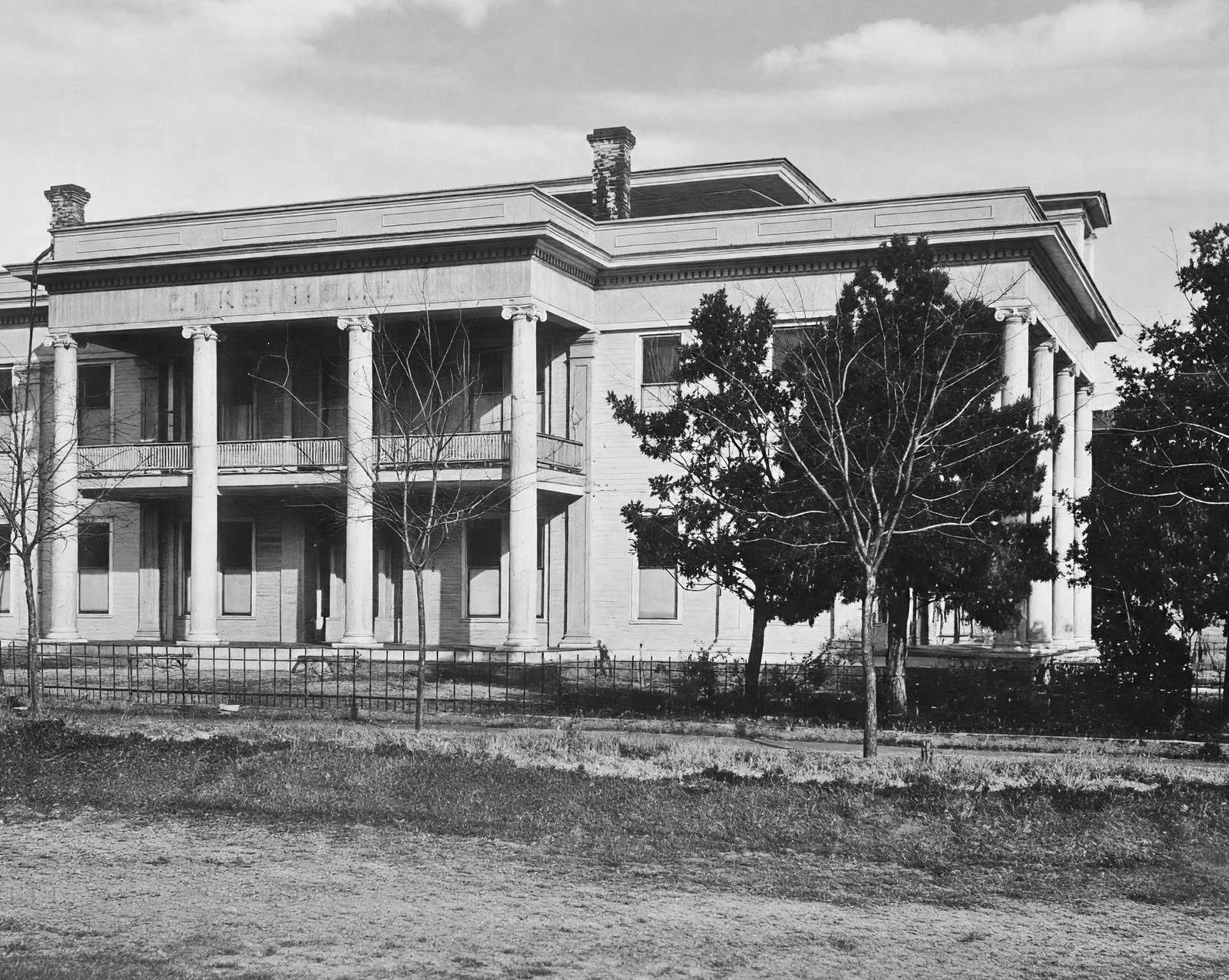 Elks Home in Terrell in 1907 vintage photo