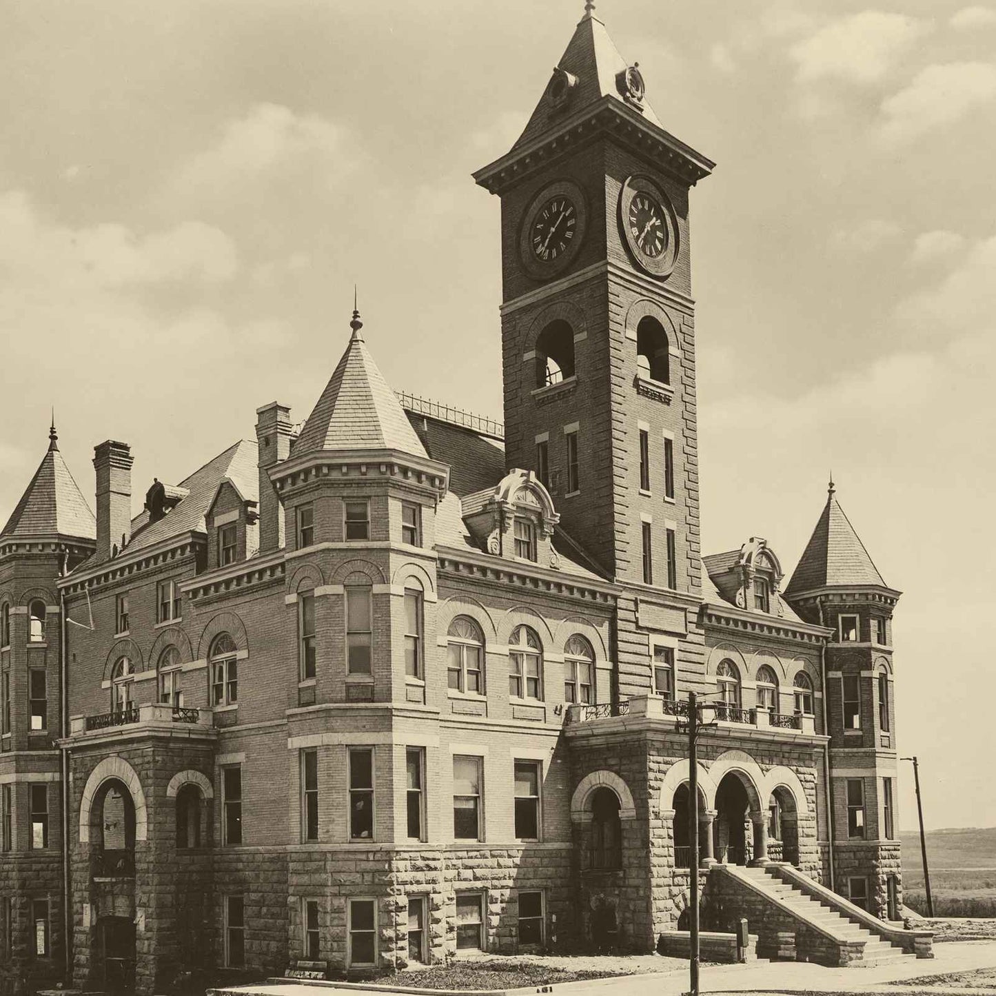Fayetteville AR Court House in 1907 Vintage Photo (7 Sizes) - Acid Free