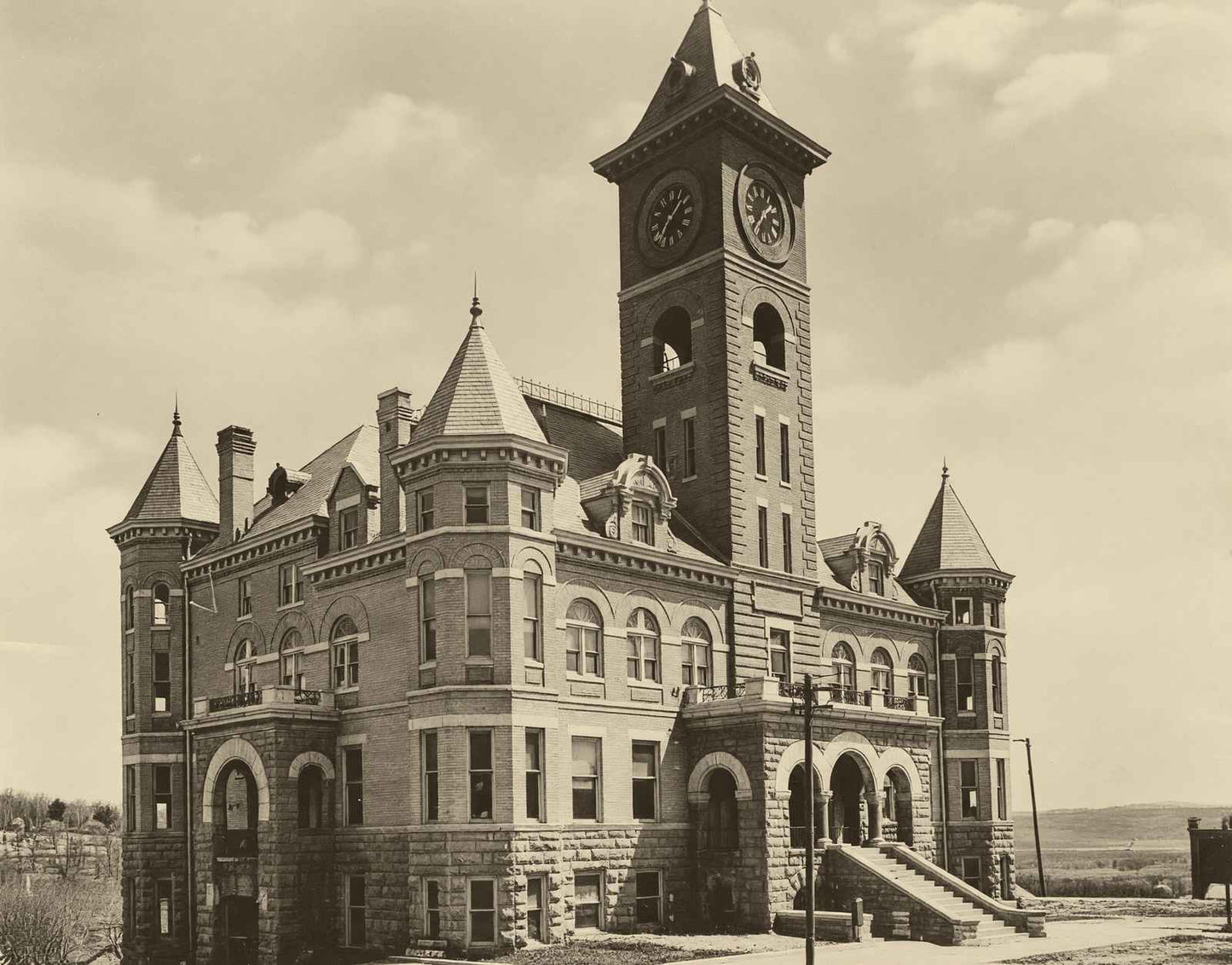 Fayetteville AR Court House in 1907 Vintage Photo (7 Sizes) - Acid Free