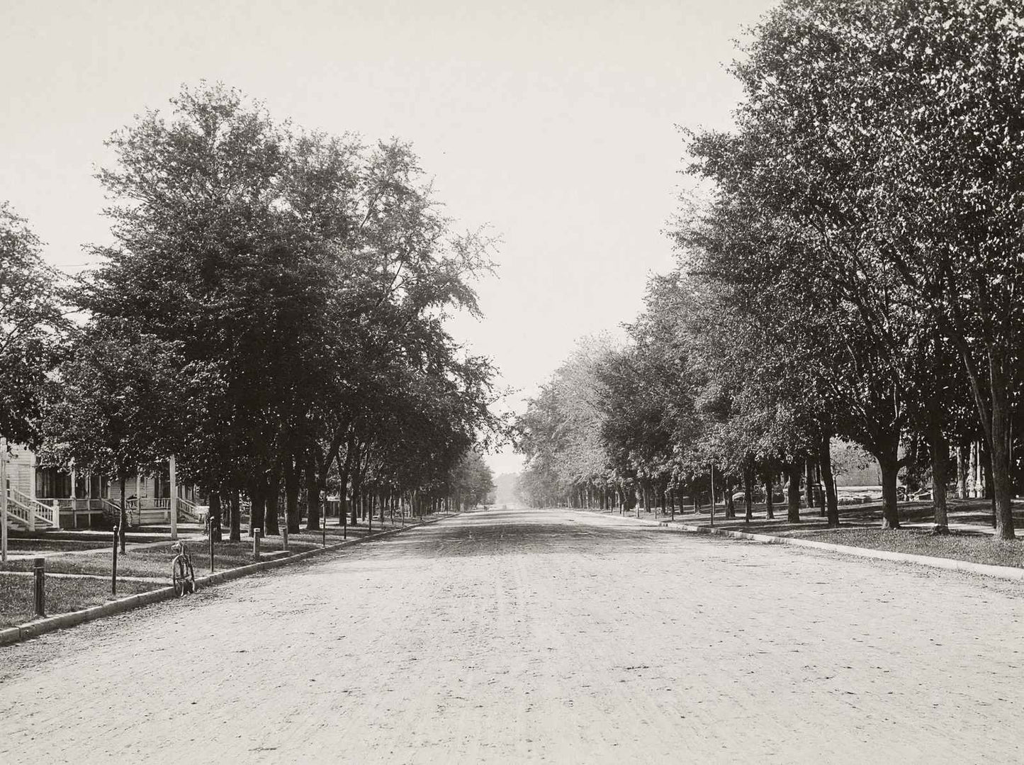 Fifth Avenue Clinton Iowa in 1905 Vintage Photo Print (7 Sizes) - Reproduction