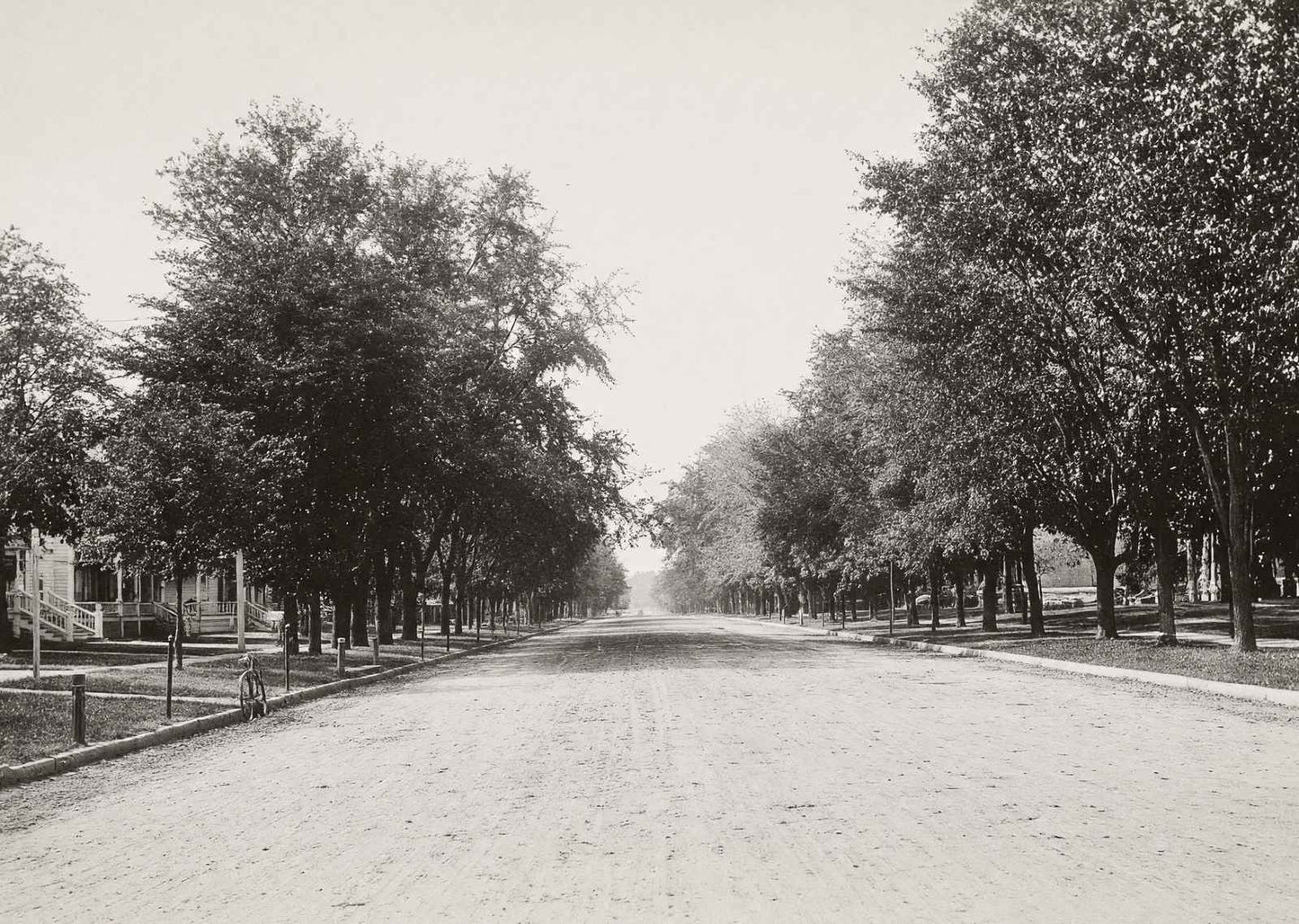 Fifth Avenue Clinton Iowa in 1905 Vintage Photo Print (7 Sizes) - Reproduction
