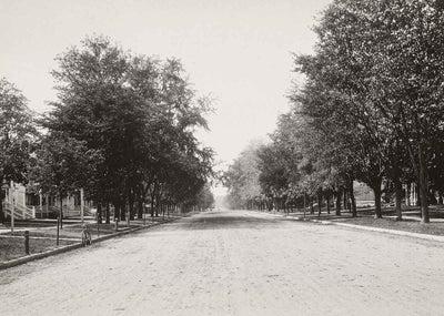 Fifth Avenue Clinton Iowa in 1905 Vintage Photo Print (7 Sizes) - Reproduction