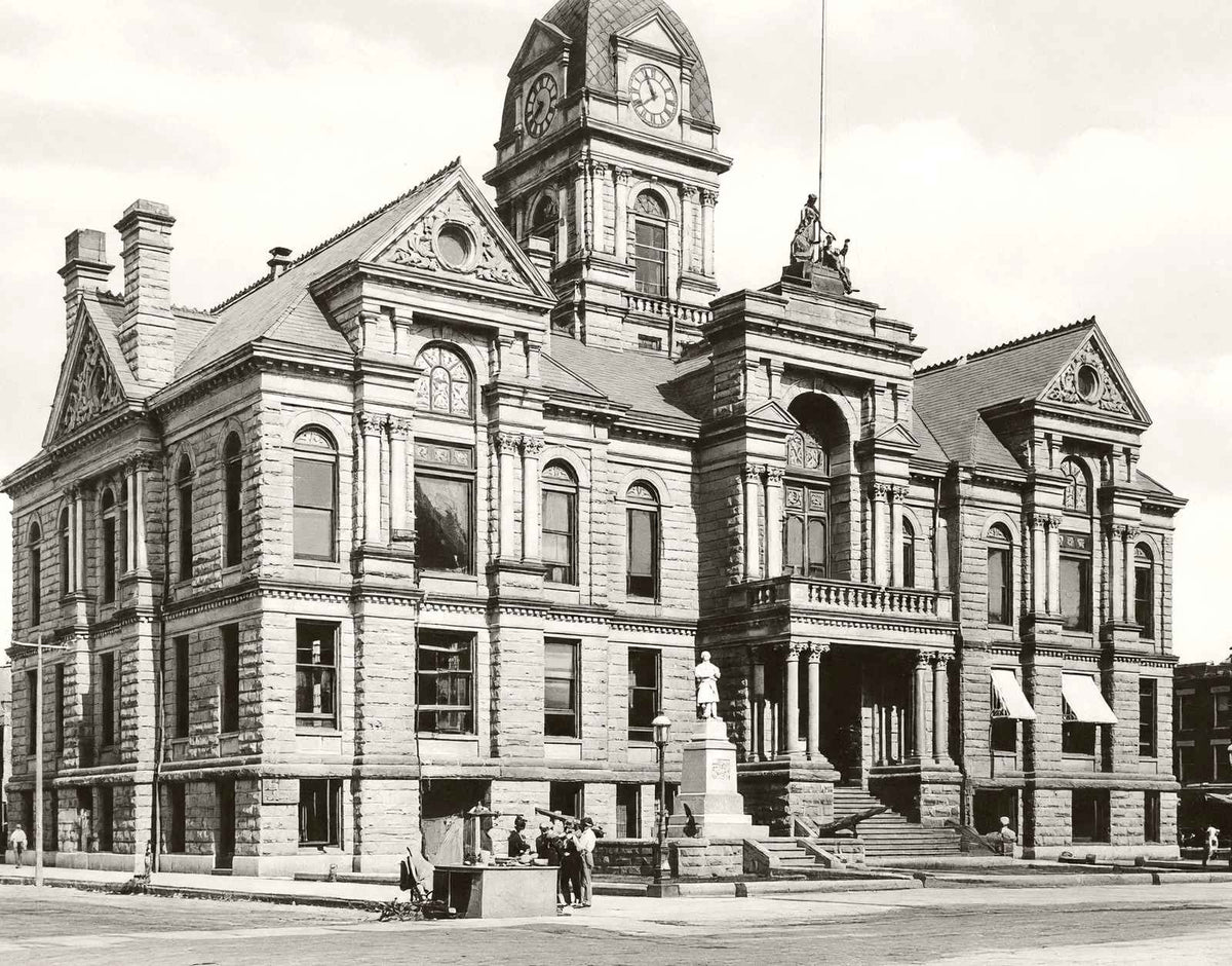 Hancock County Court House in Findlay, Ohio, 1906 Vintage Photo (7 Sizes)