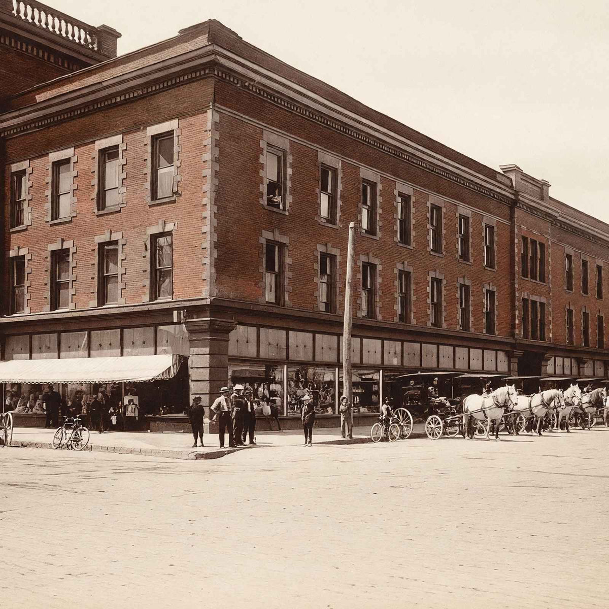 The Glass Block in Findlay, Ohio in 1906 Vintage Print (7 Sizes) - Retouched