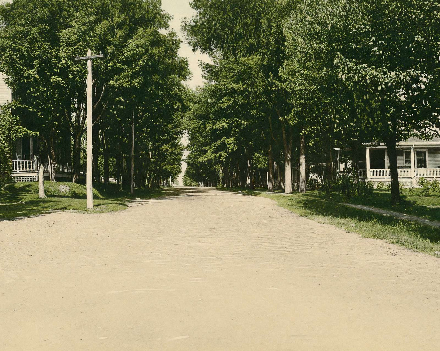 High Street in Newport in 1907 vintage print