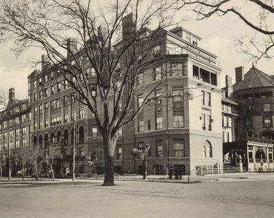 Hotel DE Soto in Savannah in 1904 vintage print