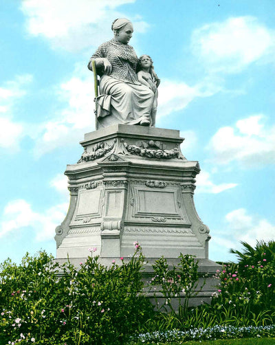 Margaret Statue