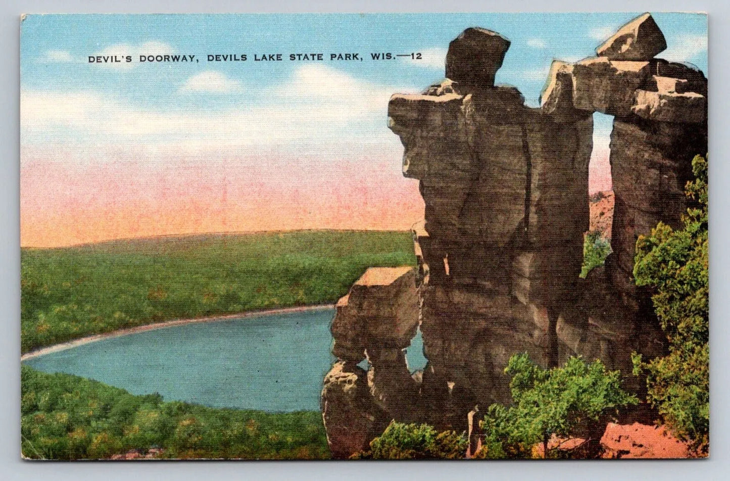 Devil's Doorway, Devils Lake State Park, Wis (Wisconsin) Vintage Postcard