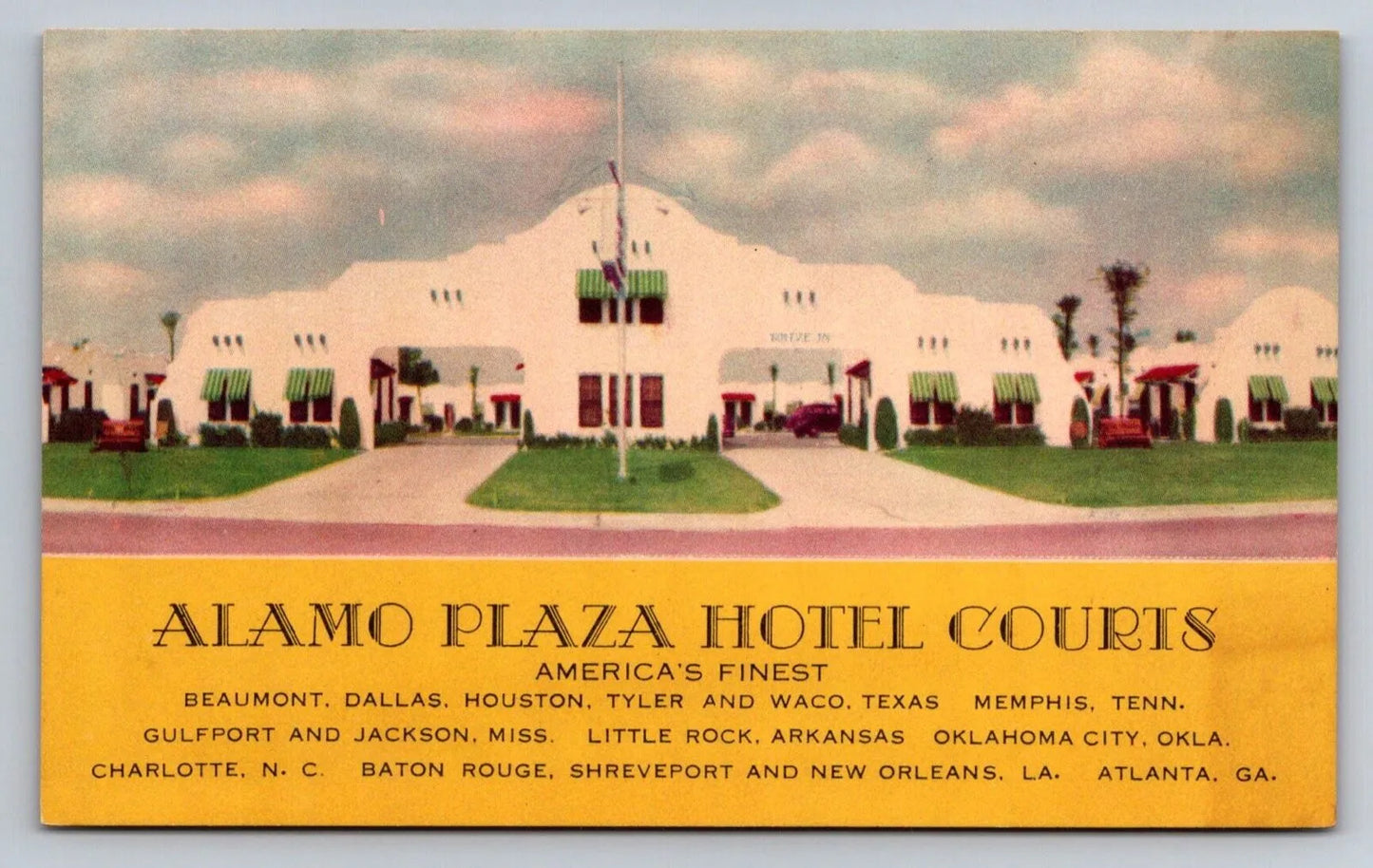 Alamo Plaza Motel Courts, America's Finest, Beaumont. Dallas, Texas Postcard