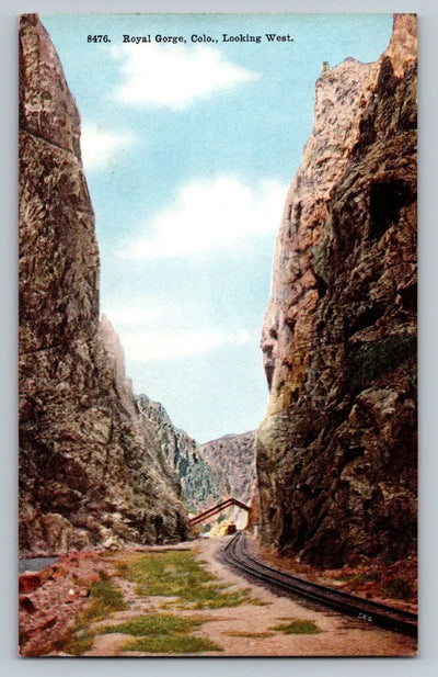 Royal Gorge, Colorado, Looking West - Railway Vintage Postcard - Fantastic!