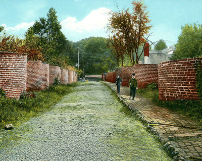Serpentine Wall