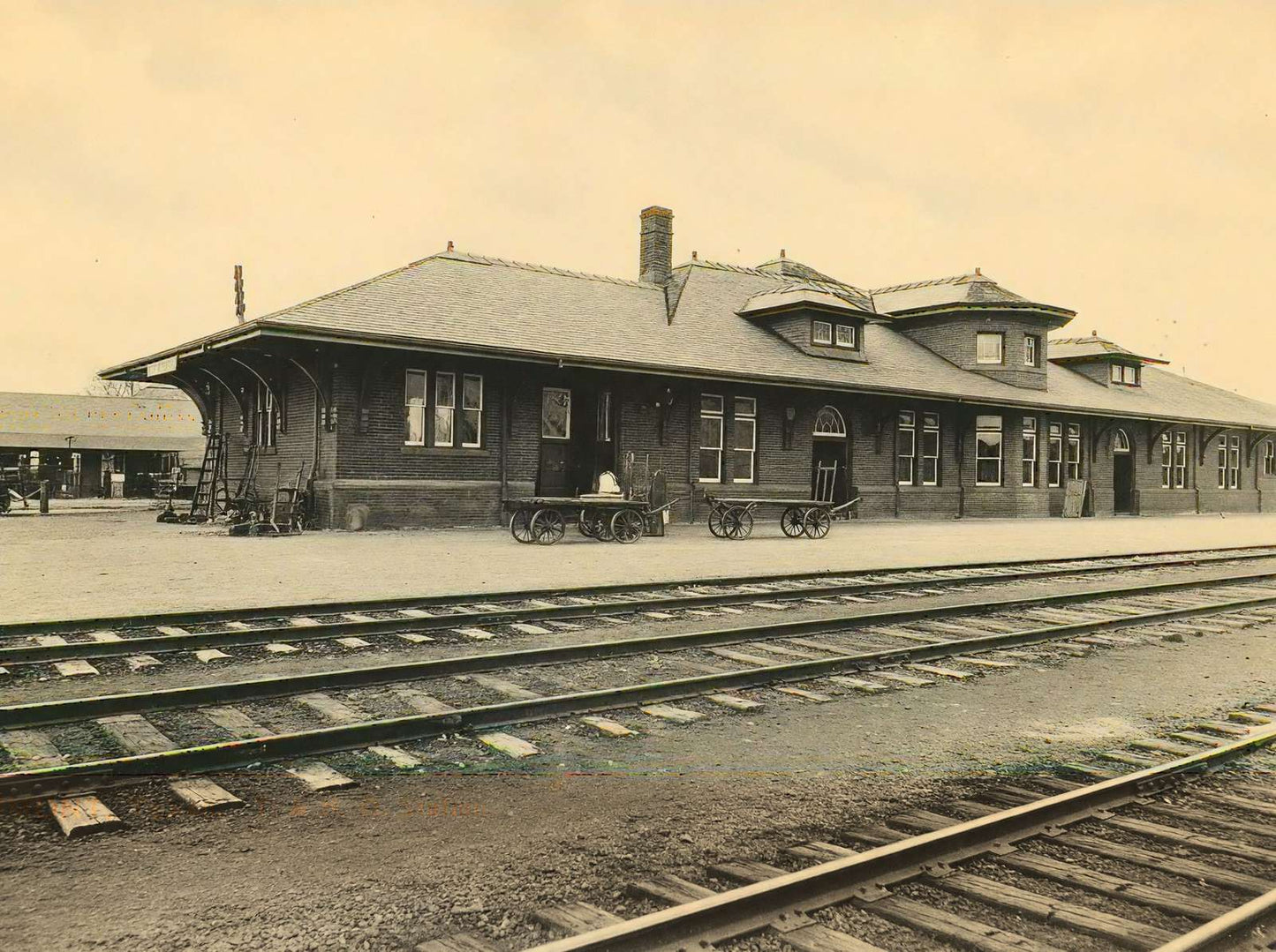T&no Railroad Station Beaumont 1907 Vintage Print (7 Sizes) - Premium Print