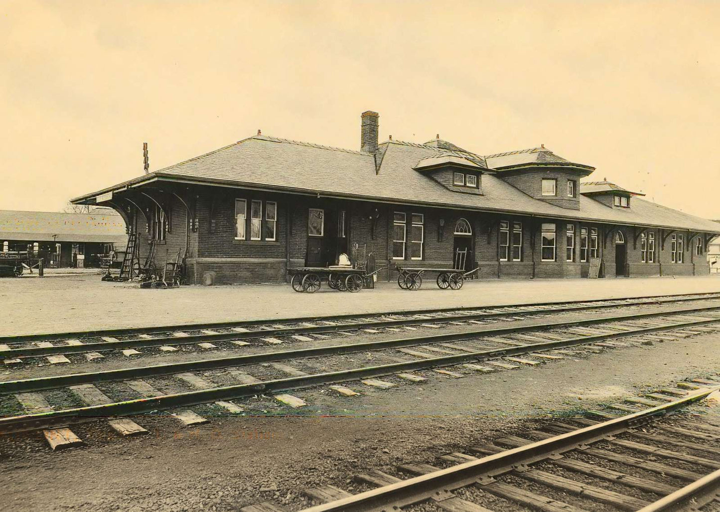 T&no Railroad Station Beaumont 1907 Vintage Print (7 Sizes) - Premium Print