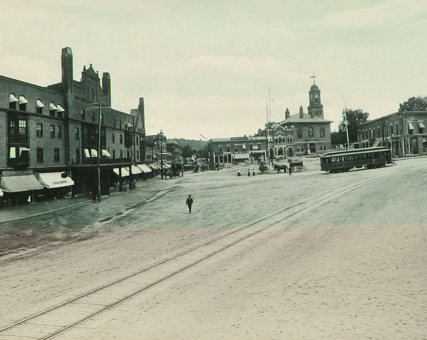 Tremont Square in Claremont in 1905 vintage photo
