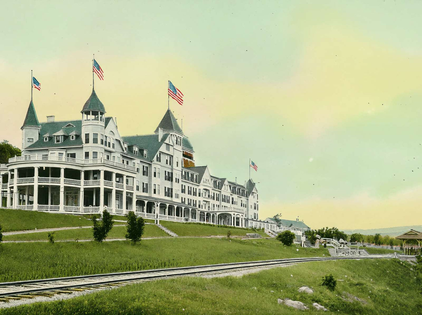 White Mountains Mount Pleasant House in 1907 Vintage Print (7 Sizes)